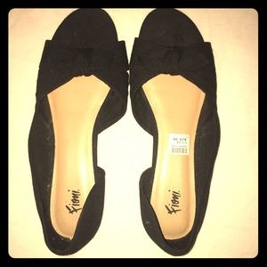 Brand new black & tan flats w\ black bow.